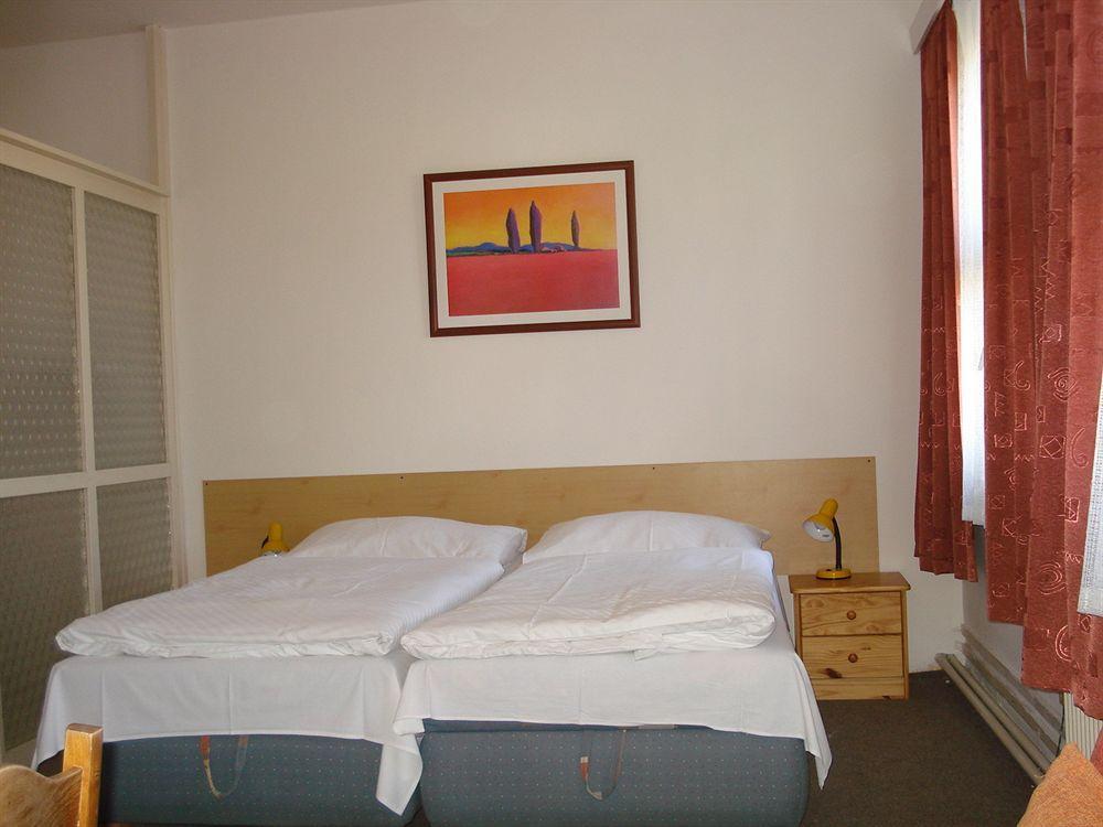 Pension Unie Praha Bagian luar foto