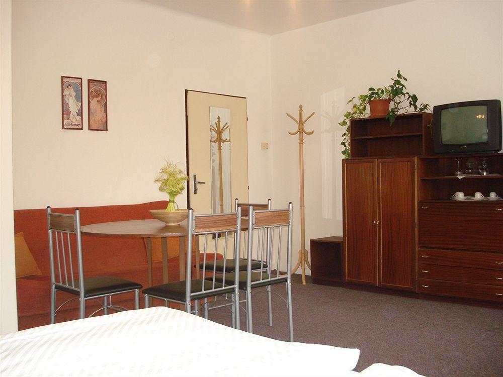 Pension Unie Praha Bagian luar foto